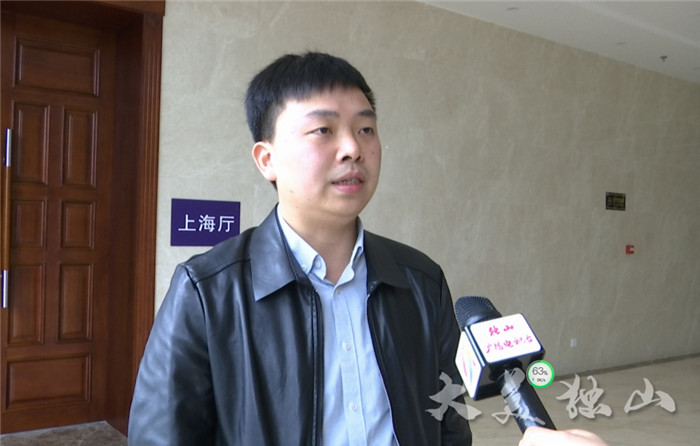 我縣領(lǐng)導(dǎo)干部熱議學(xué)習(xí)貫徹全國兩會精神