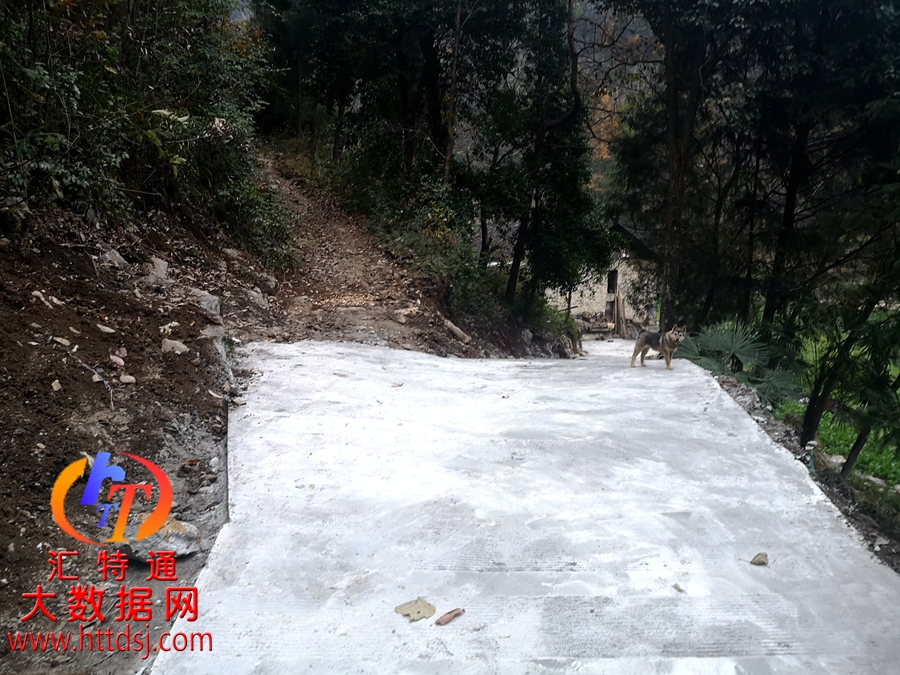 平塘縣者密鎮(zhèn)上科水泥硬化路到浪但的泥土路7.jpg