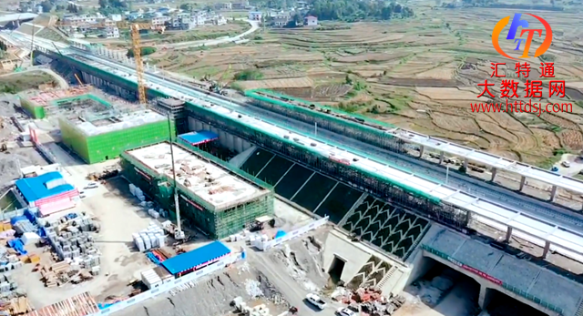 貴南高鐵獨(dú)山東站建設(shè)中3.png 貴南高鐵獨(dú)山東站建設(shè)中3.png