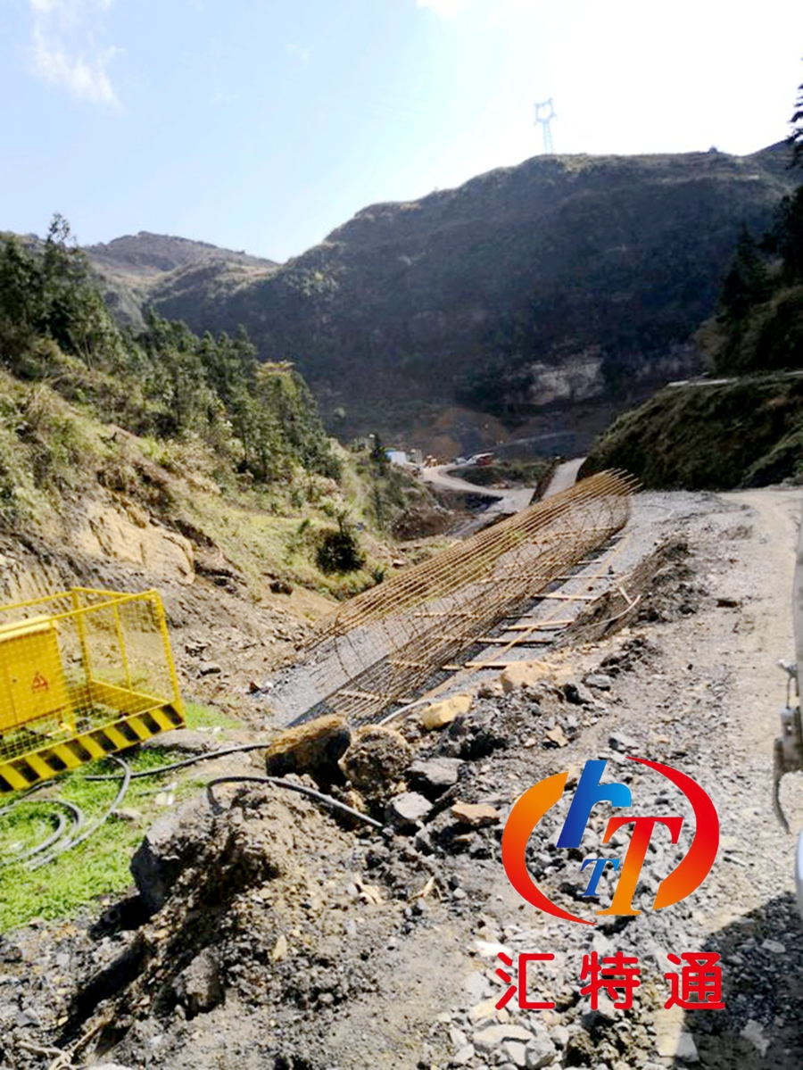 都勻丹寨快速干道.jpg 都勻丹寨快速干道.jpg